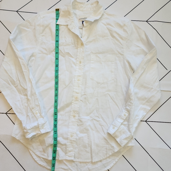 Universal Thread women's white button-down long-sleeve shirt, size XS. - Picture 2 of 7